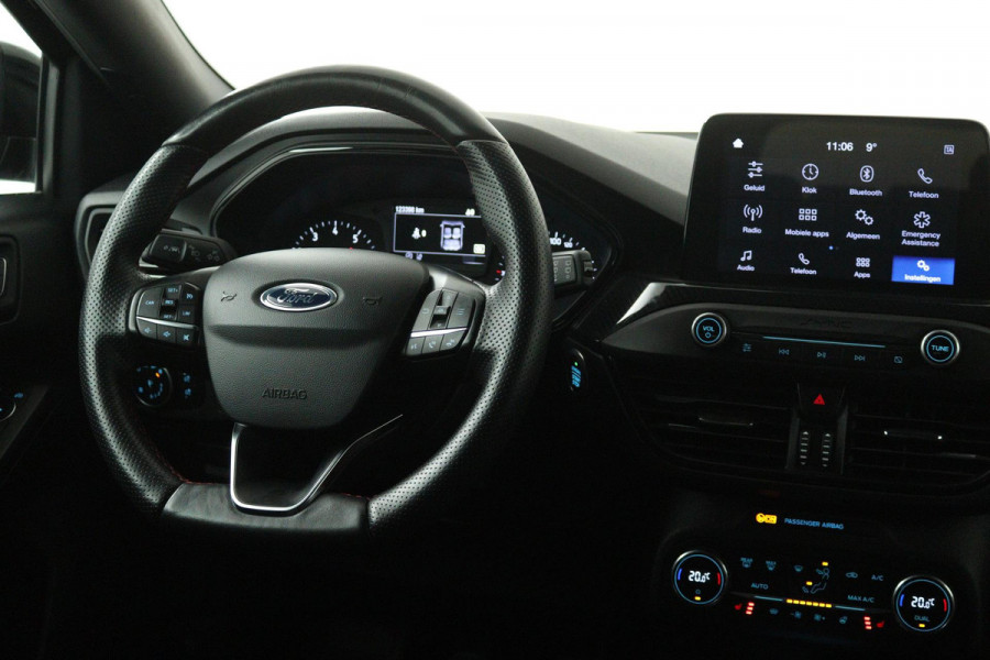 Ford FOCUS Wagon 1.0 EcoBoost ST Line Business (CAMERA, CLIMA, STUUR-/STOELVERWARMING, TREKHAAK AFNEEMBAAR, 1e EIGENAAR)