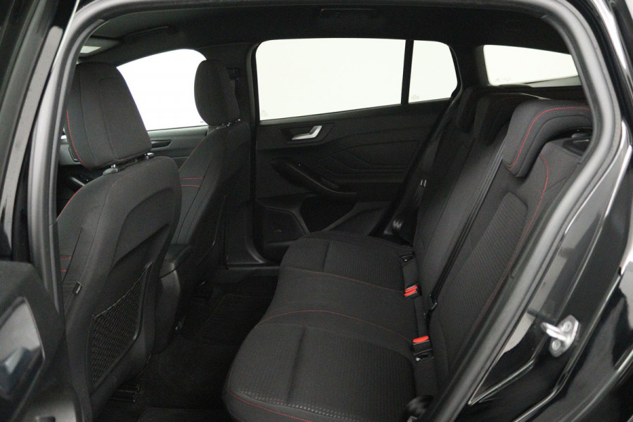 Ford FOCUS Wagon 1.0 EcoBoost ST Line Business (CAMERA, CLIMA, STUUR-/STOELVERWARMING, TREKHAAK AFNEEMBAAR, 1e EIGENAAR)