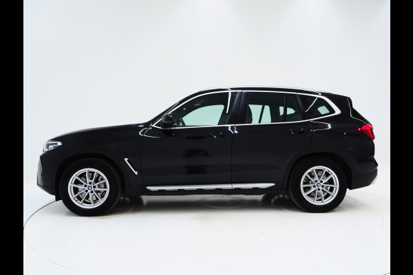 BMW X3 xDrive30e LCI 292PK | Leder | Sportstoelen | Zwarte Hemel | Camera | DAB | Carplay