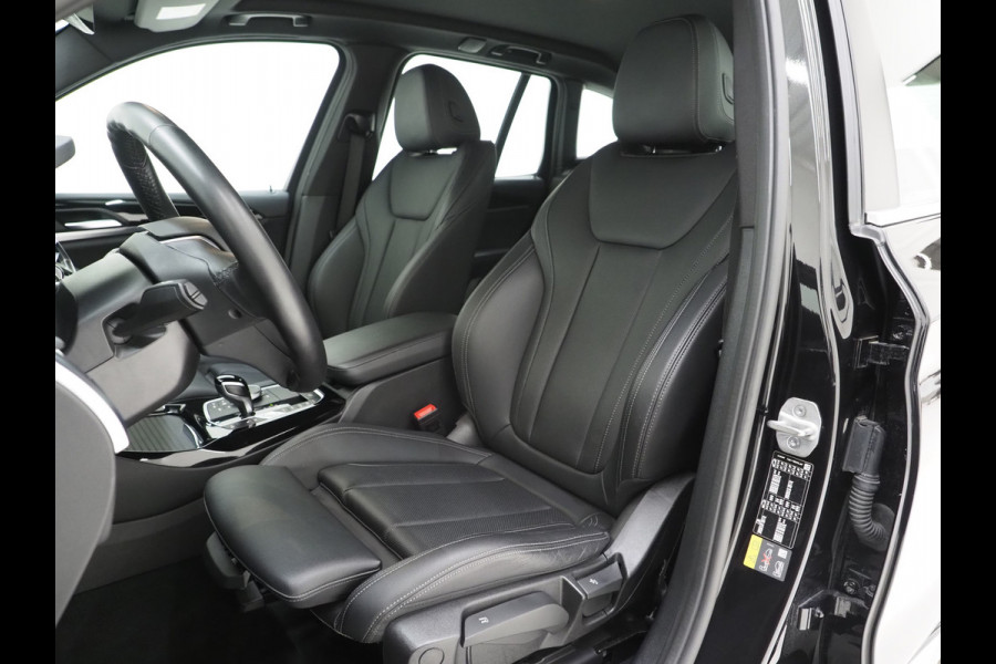 BMW X3 xDrive30e LCI 292PK | Leder | Sportstoelen | Zwarte Hemel | Camera | DAB | Carplay
