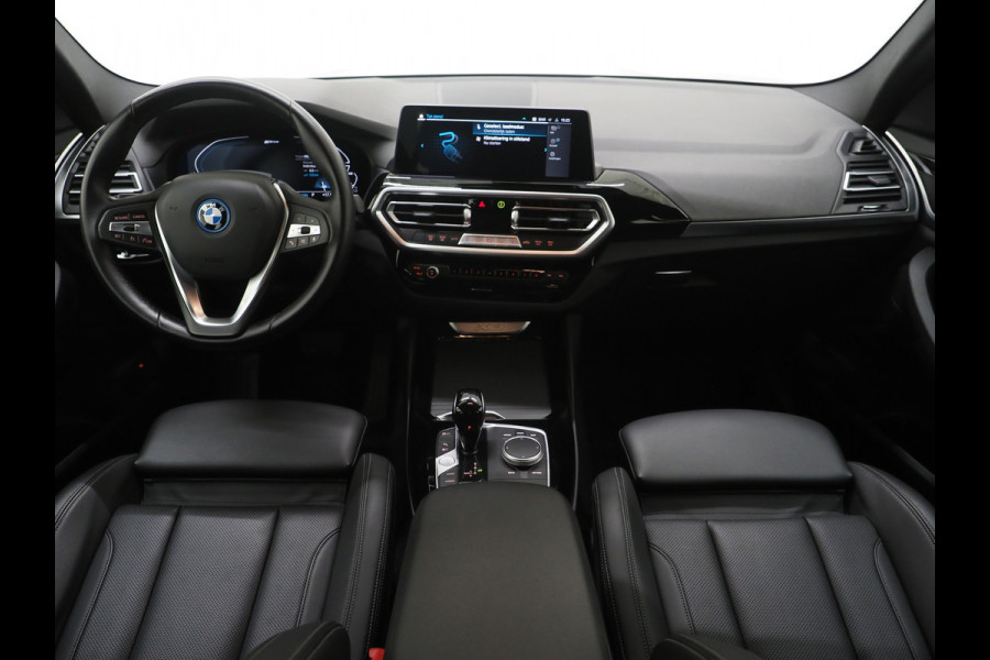 BMW X3 xDrive30e LCI 292PK | Leder | Sportstoelen | Zwarte Hemel | Camera | DAB | Carplay