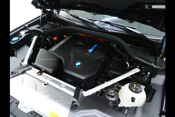 BMW X3 xDrive30e LCI 292PK | Leder | Sportstoelen | Zwarte Hemel | Camera | DAB | Carplay
