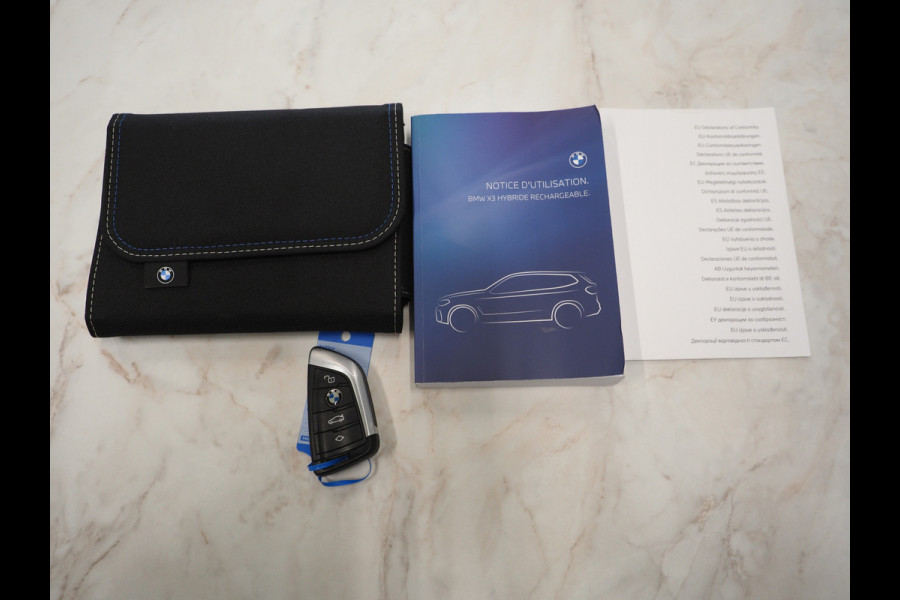 BMW X3 xDrive30e LCI 292PK | Leder | Sportstoelen | Zwarte Hemel | Camera | DAB | Carplay