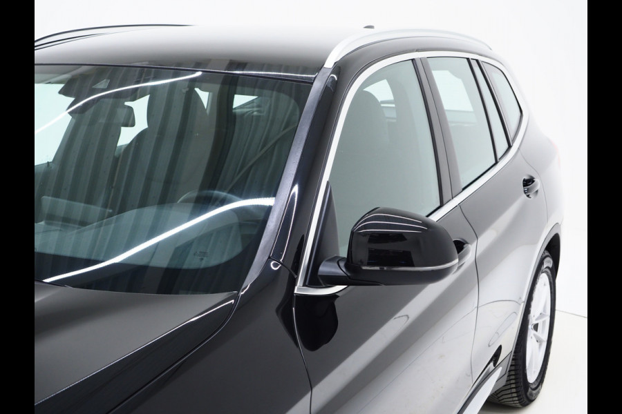 BMW X3 xDrive30e LCI 292PK | Leder | Sportstoelen | Zwarte Hemel | Camera | DAB | Carplay