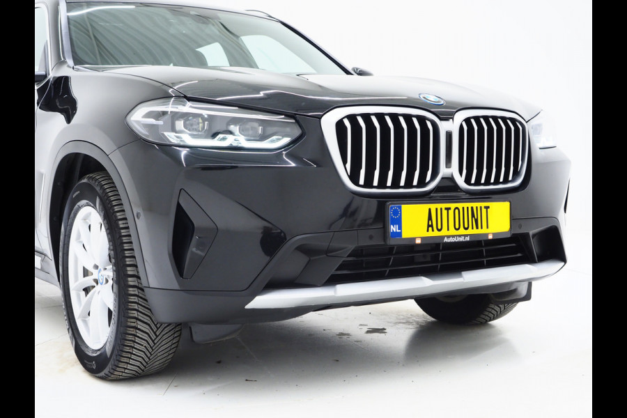 BMW X3 xDrive30e LCI 292PK | Leder | Sportstoelen | Zwarte Hemel | Camera | DAB | Carplay