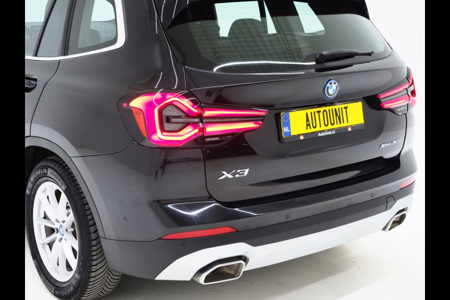 BMW X3 xDrive30e LCI 292PK | Leder | Sportstoelen | Zwarte Hemel | Camera | DAB | Carplay