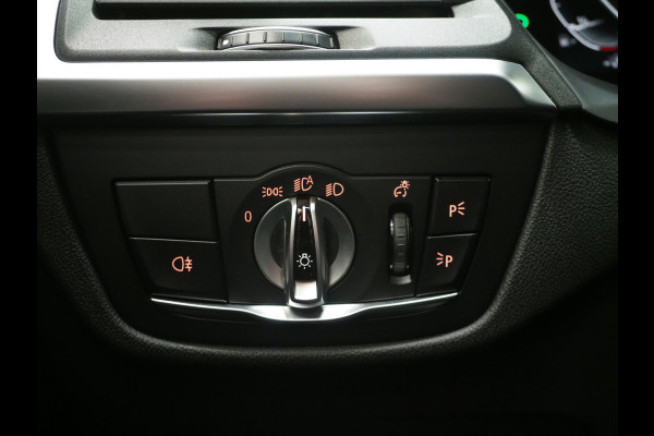 BMW X3 xDrive30e LCI 292PK | Leder | Sportstoelen | Zwarte Hemel | Camera | DAB | Carplay