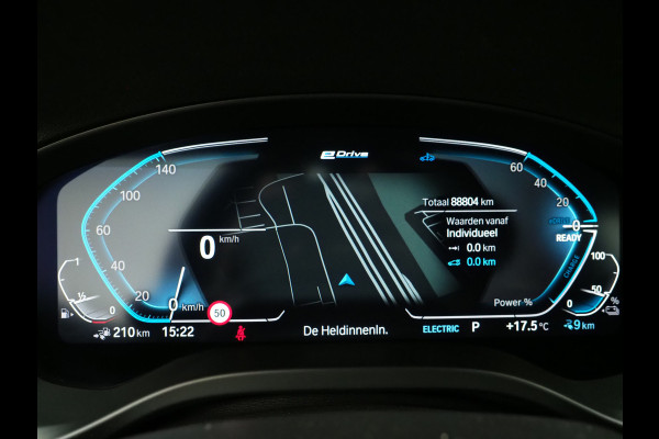 BMW X3 xDrive30e LCI 292PK | Leder | Sportstoelen | Zwarte Hemel | Camera | DAB | Carplay