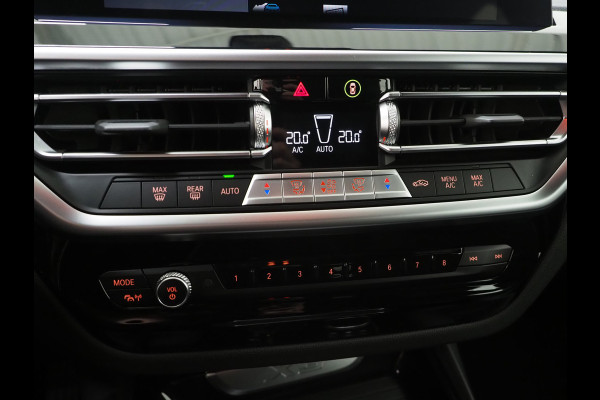 BMW X3 xDrive30e LCI 292PK | Leder | Sportstoelen | Zwarte Hemel | Camera | DAB | Carplay