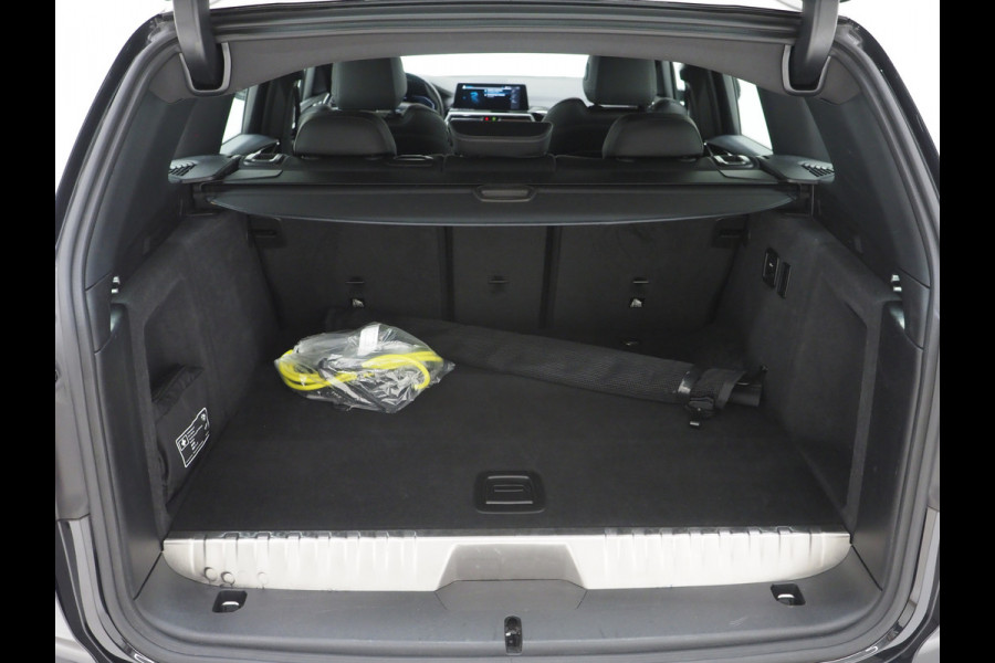 BMW X3 xDrive30e LCI 292PK | Leder | Sportstoelen | Zwarte Hemel | Camera | DAB | Carplay