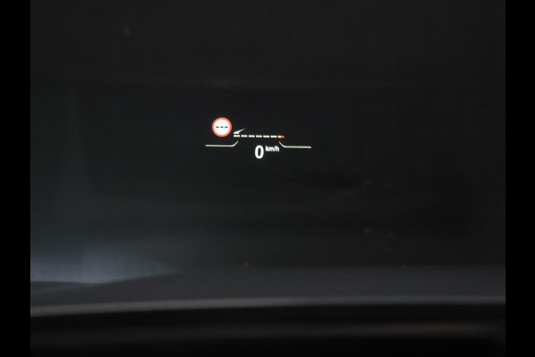 BMW 1-serie M135i xDrive M Sport [SCHUIFKANTELDAK, ADAPTIVE CRUISE CONTROL, APPLE CARPLAY, ANDROID AUTO, HUD, ACHTERUITRIJCAMERA, PDC V+A, STOELVERWARMING, STUURVERWARMING, BMW LED, NIEUWSTAAT]