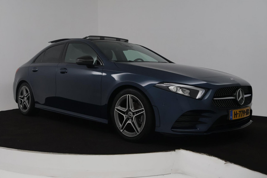 Mercedes-Benz A-Klasse 180 Premium Plus (PANORAMADAK, STOELVERWARMING, SFEERVERLICHTING, CLIMA, CAMERA)