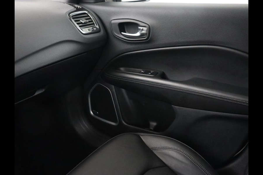 Jeep Compass 4xe 240 Plug-in Hybrid Electric S | Panoramadak | Leder | Stoelverwarming | Carplay | Camera | Navigatie | Keyless
