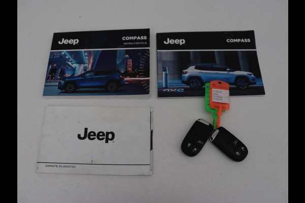 Jeep Compass 4xe 240 Plug-in Hybrid Electric S | Panoramadak | Leder | Stoelverwarming | Carplay | Camera | Navigatie | Keyless