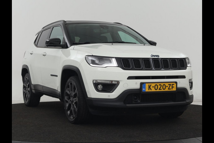 Jeep Compass 4xe 240 Plug-in Hybrid Electric S | Panoramadak | Leder | Stoelverwarming | Carplay | Camera | Navigatie | Keyless