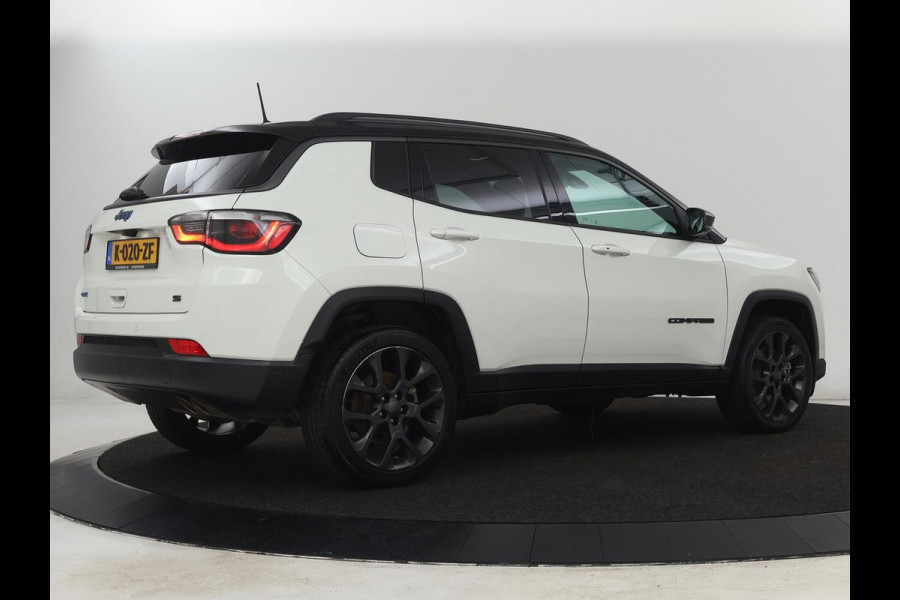 Jeep Compass 4xe 240 Plug-in Hybrid Electric S | Panoramadak | Leder | Stoelverwarming | Carplay | Camera | Navigatie | Keyless