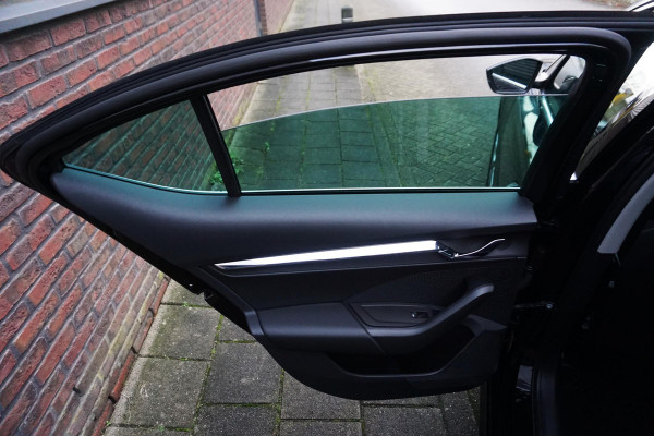 Škoda Octavia 1.0 TSI Business Edition Plus/Trekhaak/Leer/ 100%-Dealeronderhouden.