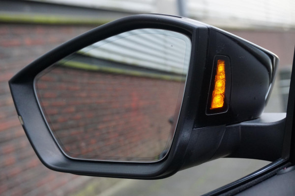 Škoda Octavia 1.0 TSI Business Edition Plus/Trekhaak/Leer/ 100%-Dealeronderhouden.