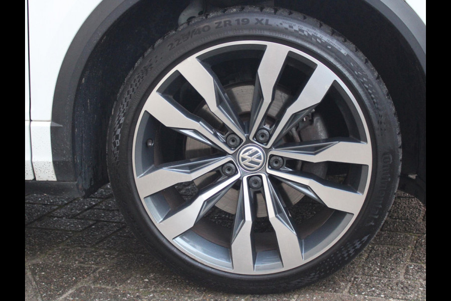 Volkswagen T-Roc 1.5 TSI Sport | R LINE | ELEKTRISCH SCHUIFDAK |