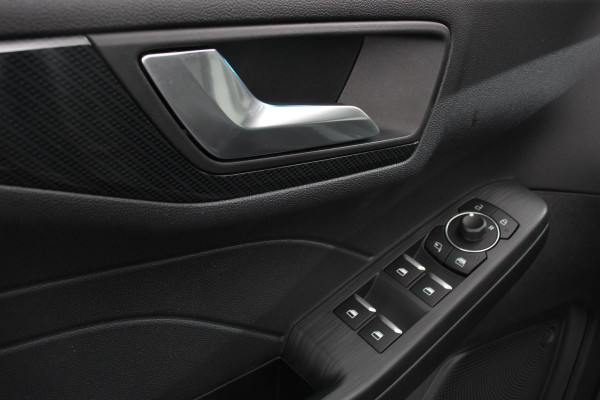 Ford Kuga 2.5 PHEV 225pk ST-Line X | Navigatie | Apple Carplay/Android Auto | Parkeersensoren | Camera | Adaptive Cruise Control | Blind Spot Assist | Elektrische achterklep | Stoel-en stuurverwarming | Park Assist | LED-koplampen | Elektrische bestuurdersstoel