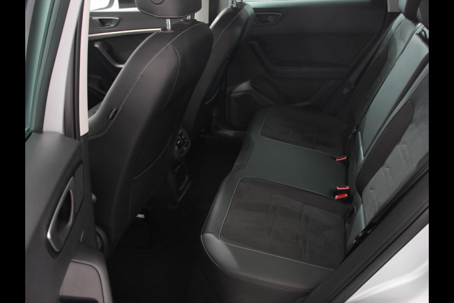 Seat Ateca 1.5 TSI 150pk Automaat Xperience | Navigatie | Apple Carplay / Android Auto | Camera | Parkeersensoren | Stoel-en stuurverwarming | Ledverlichting | Getinte ramen | Climate Control