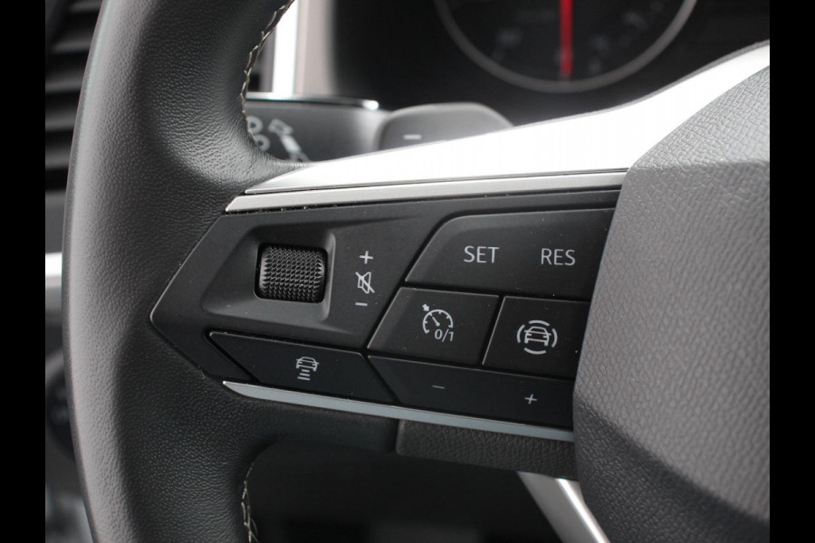 Seat Ateca 1.5 TSI 150pk Automaat Xperience | Navigatie | Apple Carplay / Android Auto | Camera | Parkeersensoren | Stoel-en stuurverwarming | Ledverlichting | Getinte ramen | Climate Control