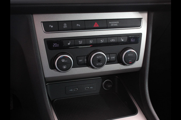 Seat Ateca 1.5 TSI 150pk Automaat Xperience | Navigatie | Apple Carplay / Android Auto | Camera | Parkeersensoren | Stoel-en stuurverwarming | Ledverlichting | Getinte ramen | Climate Control