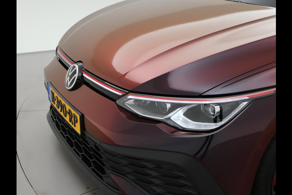 Volkswagen Golf 8 2.0 TSI GTI CLUBSPORT 300 PK MILLTEK | PANORAMA | HARMAN/KARDON | SFEERVERL. | CAMERA