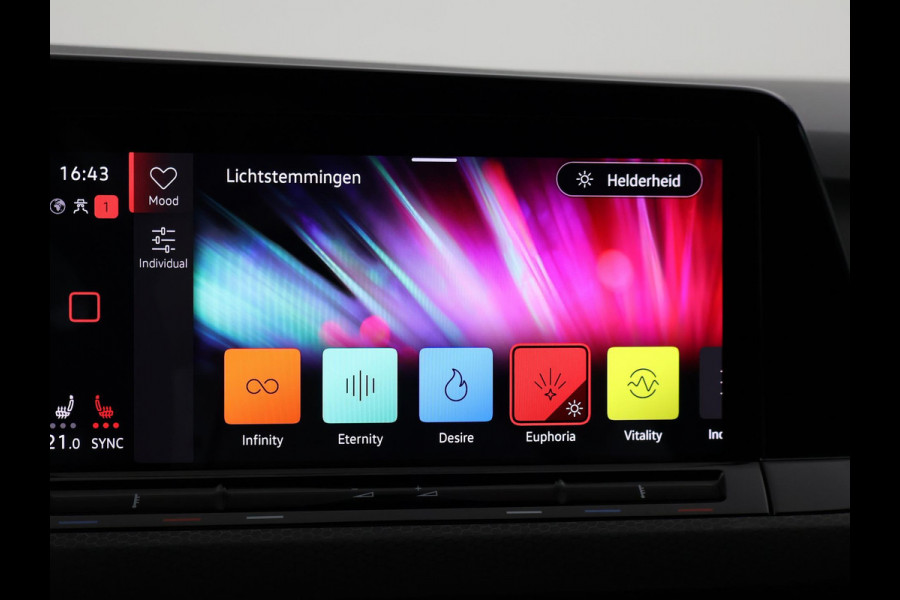 Volkswagen Golf 8 2.0 TSI GTI CLUBSPORT 300 PK MILLTEK | PANORAMA | HARMAN/KARDON | SFEERVERL. | CAMERA