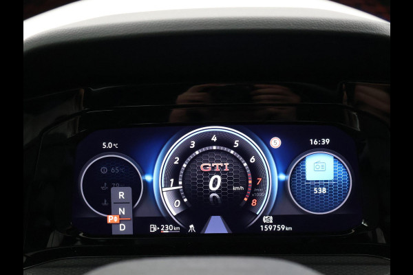 Volkswagen Golf 8 2.0 TSI GTI CLUBSPORT 300 PK MILLTEK | PANORAMA | HARMAN/KARDON | SFEERVERL. | CAMERA