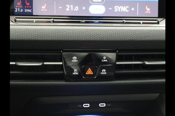 Volkswagen Golf 8 2.0 TSI GTI CLUBSPORT 300 PK MILLTEK | PANORAMA | HARMAN/KARDON | SFEERVERL. | CAMERA