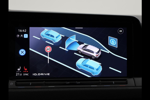 Volkswagen Golf 8 2.0 TSI GTI CLUBSPORT 300 PK MILLTEK | PANORAMA | HARMAN/KARDON | SFEERVERL. | CAMERA