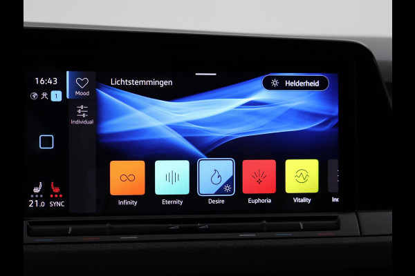 Volkswagen Golf 8 2.0 TSI GTI CLUBSPORT 300 PK MILLTEK | PANORAMA | HARMAN/KARDON | SFEERVERL. | CAMERA