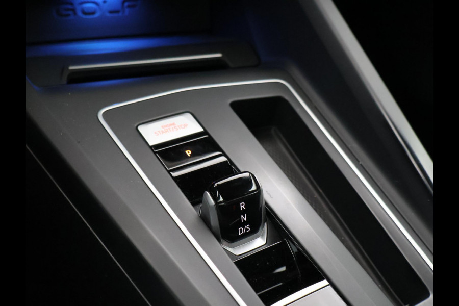 Volkswagen Golf 8 2.0 TSI GTI CLUBSPORT 300 PK MILLTEK | PANORAMA | HARMAN/KARDON | SFEERVERL. | CAMERA