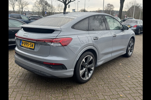Audi Q4 Sportback e-tron 40 Launch edition Advanced 77 kWh / CarPlay / Matrix LED / Sportstoelen / Virtual Cockpit / Parkeerhulp V+A / Sonos Audio / Intr.voorverwarming / Stoelverwarming / DAB / Cruise Control