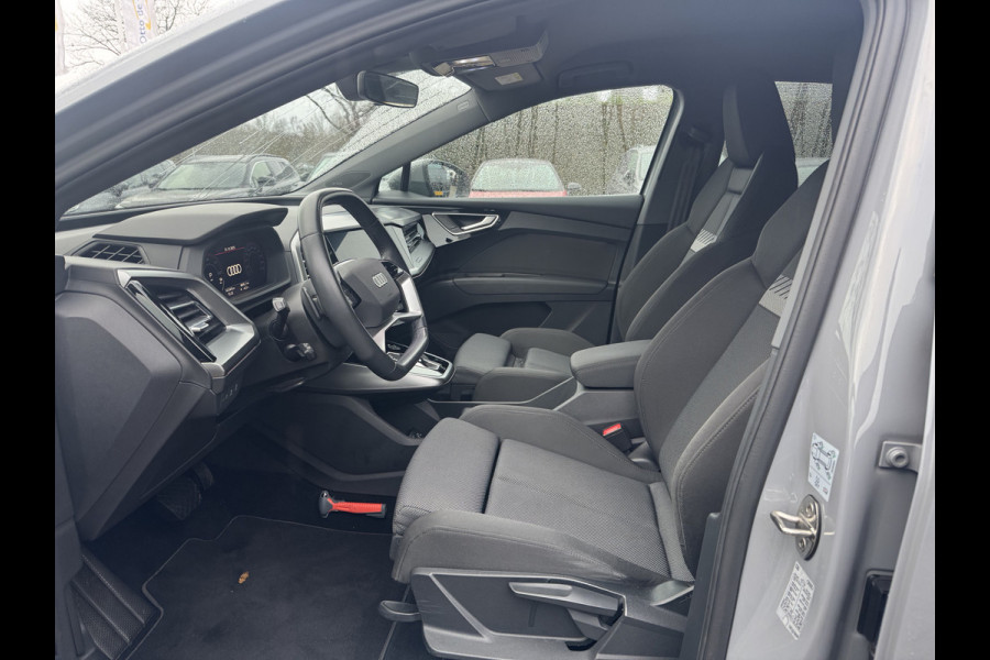 Audi Q4 Sportback e-tron 40 Launch edition Advanced 77 kWh / CarPlay / Matrix LED / Sportstoelen / Virtual Cockpit / Parkeerhulp V+A / Sonos Audio / Intr.voorverwarming / Stoelverwarming / DAB / Cruise Control