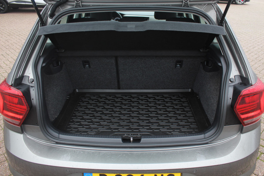 Volkswagen Polo 1.0 TSI Comfortline / CarPlay / Navigatie / Parkeerhulp V+A / DAB / ACC