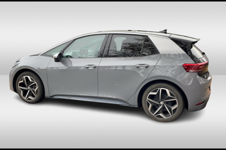 Volkswagen ID.3 First Max 58 kWh 60.871 km! / Full option! / Trekhaak / Panoramadak / Camera / Head-up / Keyless / 20'' / ACC / Dodehoek / Elektr. stoelen / Massage / Navigatie / Stuurverwarming