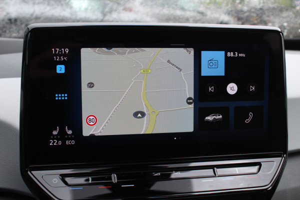 Volkswagen ID.3 First Max 58 kWh 60.871 km! / Full option! / Trekhaak / Panoramadak / Camera / Head-up / Keyless / 20'' / ACC / Dodehoek / Elektr. stoelen / Massage / Navigatie / Stuurverwarming