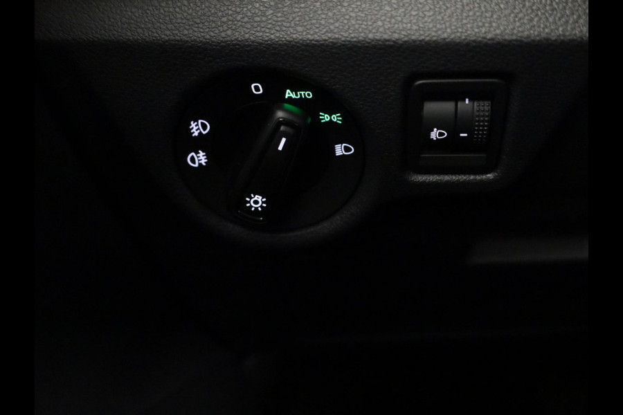 Škoda Kamiq Selection 1.0 TSI 115 pk 6 versn. Hand | Cruise Control | Apple Carplay | Android Auto | Climate Control