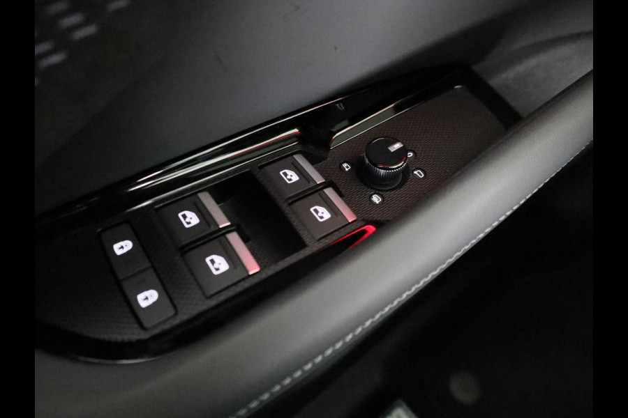 Audi Q3 S edition e-hybrid 200 kW / 272 PK | Techniekpakket plus | Ambiente lichtpakket pro | Privacy glas | Panoramadak| Dodehoek detectie | Leder |