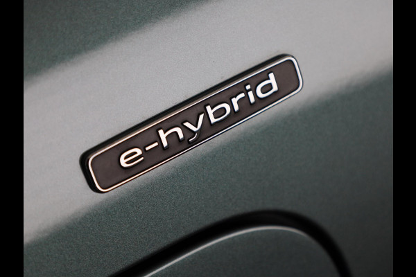 Audi Q3 S edition e-hybrid 200 kW / 272 PK | Techniekpakket plus | Ambiente lichtpakket pro | Privacy glas | Panoramadak| Dodehoek detectie | Leder |
