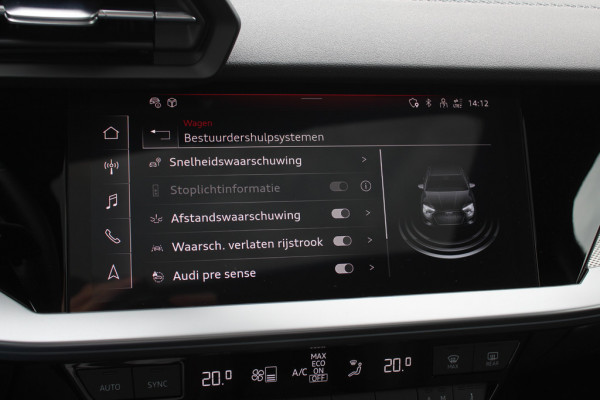 Audi A3 Sportback 45 TFSI e S edition Competition / Trekhaak / Panoramadak / CarPlay / Matrix LED / Keyless / Parkeerhulp V+A / 18'' / Half leder / Navigatie / DAB / Dodehoek / Stoelverwarming / ACC