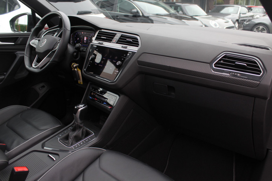 Volkswagen Tiguan 1.5 TSI R-Line Business+ / Trekhaak / Panoramadak / Camera / Leder / 20'' / CarPlay / Virtual Cockpit / Matrix LED / Stoel+Stuurverwarming / Dodehoek / DAB / ACC