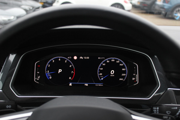 Volkswagen Tiguan 1.5 TSI R-Line Business+ / Trekhaak / Panoramadak / Camera / Leder / 20'' / CarPlay / Virtual Cockpit / Matrix LED / Stoel+Stuurverwarming / Dodehoek / DAB / ACC