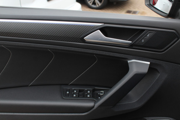 Volkswagen Tiguan 1.5 TSI R-Line Business+ / Trekhaak / Panoramadak / Camera / Leder / 20'' / CarPlay / Virtual Cockpit / Matrix LED / Stoel+Stuurverwarming / Dodehoek / DAB / ACC