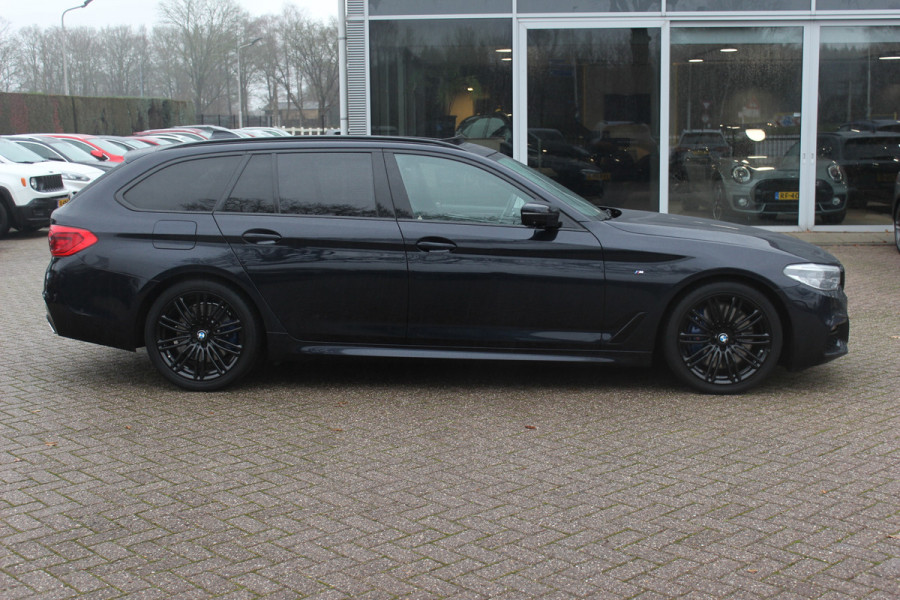 BMW 5 Serie Touring 540i xDrive High Exe. M Sport / Trekhaak / Panoramadak / 360Camera / Head-up / Leder / 19'' / Harman Kardon / CarPlay / Stoelventilatie / Stuur+Stoelverwarming / 4zone / Dodehoek / DAB / ACC