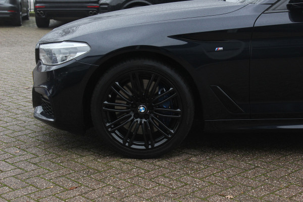 BMW 5 Serie Touring 540i xDrive High Exe. M Sport / Trekhaak / Panoramadak / 360Camera / Head-up / Leder / 19'' / Harman Kardon / CarPlay / Stoelventilatie / Stuur+Stoelverwarming / 4zone / Dodehoek / DAB / ACC