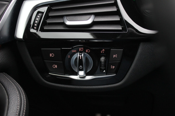 BMW 5 Serie Touring 540i xDrive High Exe. M Sport / Trekhaak / Panoramadak / 360Camera / Head-up / Leder / 19'' / Harman Kardon / CarPlay / Stoelventilatie / Stuur+Stoelverwarming / 4zone / Dodehoek / DAB / ACC