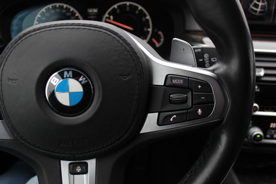 BMW 5 Serie Touring 540i xDrive High Exe. M Sport / Trekhaak / Panoramadak / 360Camera / Head-up / Leder / 19'' / Harman Kardon / CarPlay / Stoelventilatie / Stuur+Stoelverwarming / 4zone / Dodehoek / DAB / ACC